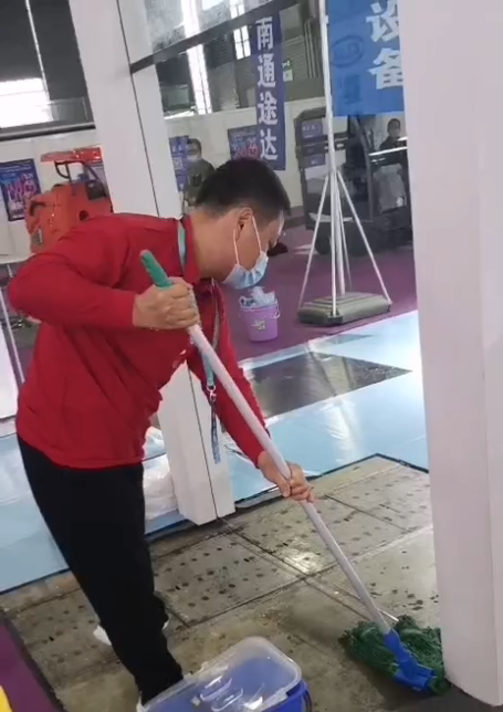 2玉龍環保員工趙旺在競技比賽中