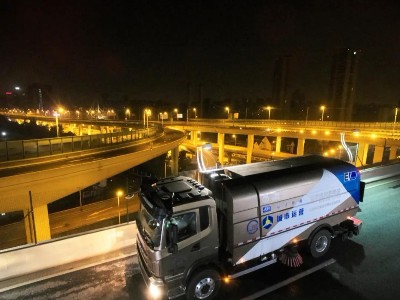全球首個自動駕駛清掃車正式亮相上海中環