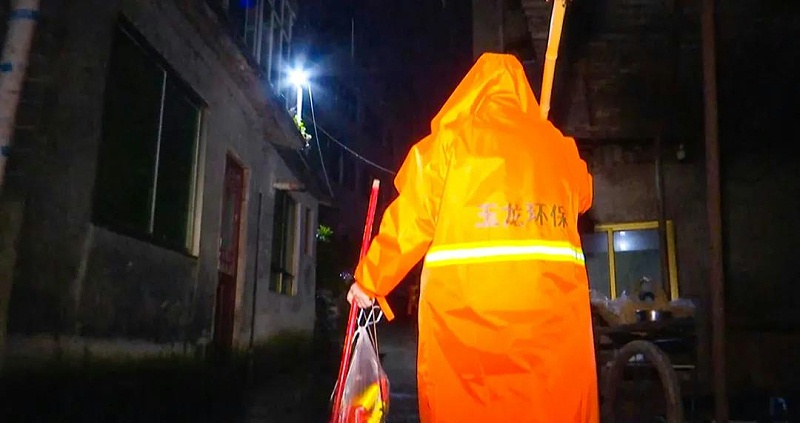 玉龍環保員工：楊靜
