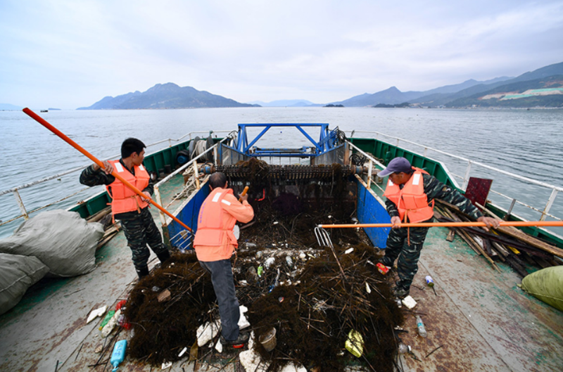 加強源頭治理海洋垃圾 共建共享碧海藍天潔凈沙灘1